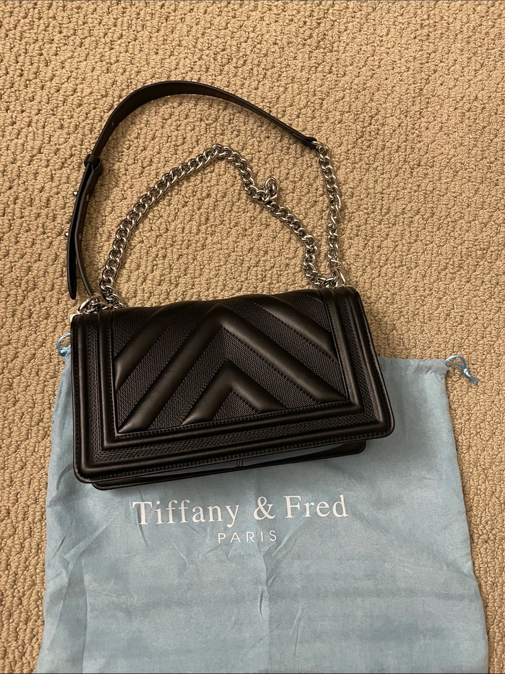 Tiffany & Fred Black Chevron Leather Crossbody with Silver Chain - Picture 2 of 14